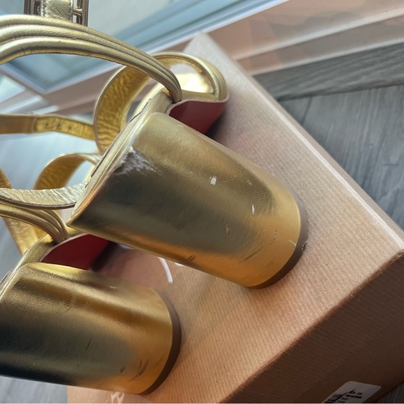 CHRISTIAN LOUBOUTIN
Manola Metallic Sandals size 42 - Picture 12 of 16